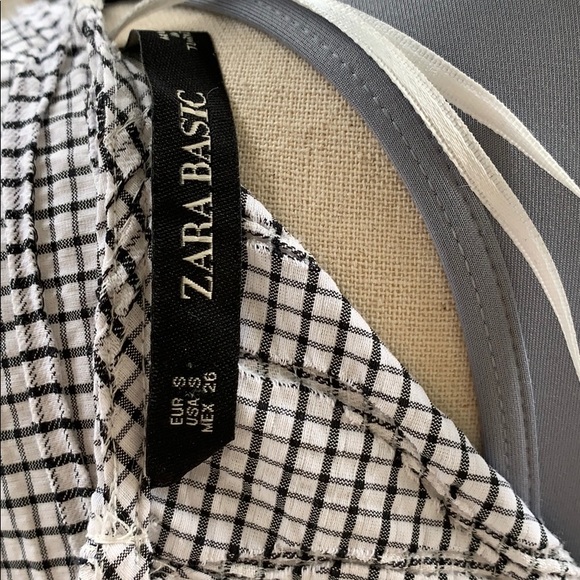 Zara basic size small - Picture 3 of 4